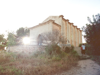 Alte Kirche im Sonnenlicht - Mallorca Spanien