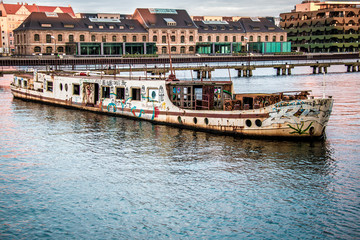 verlassenes Schiff in Berlin