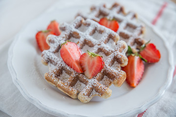 Belgische Waffeln mit Beeren 