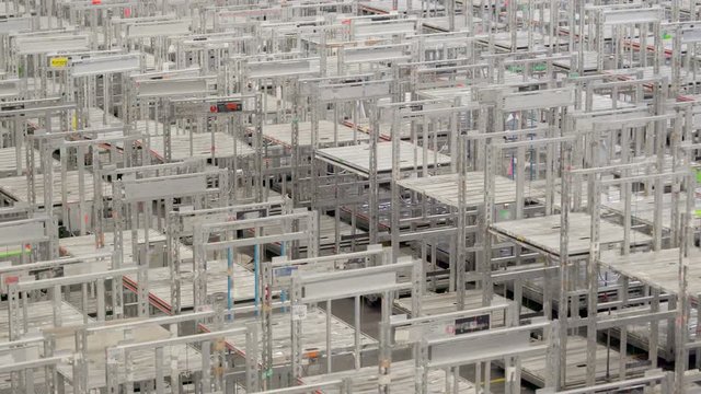1111_The_metal_flower_carts_inside_a_warehouse_in_Aalsmeer.mov