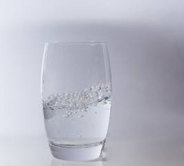 Wasser im Glas - Frisches Trinkwasser