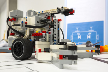 Building blocks remote control robot
