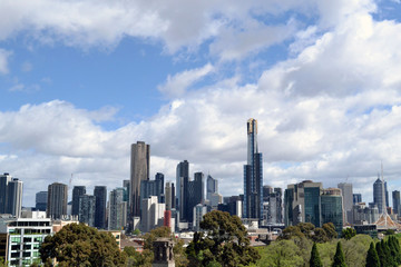 Fototapeta na wymiar Skyline of Melbourne taken from the Shrine of Remembrance