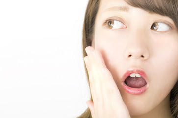 驚く　びっくり　困る　女性