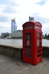 Fototapeta na wymiar London - red telephone box