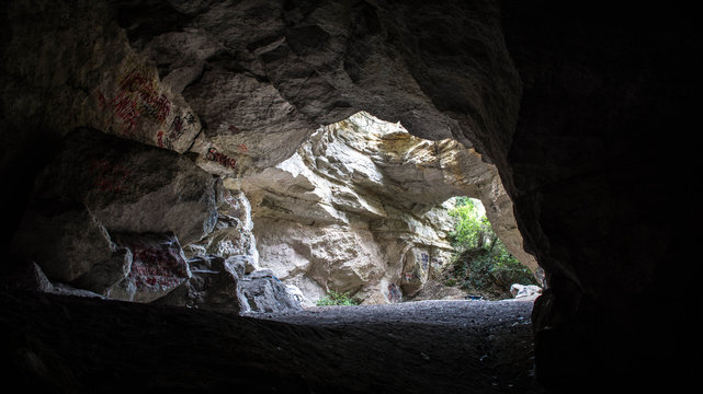 entr&eacute;e d'une grotte