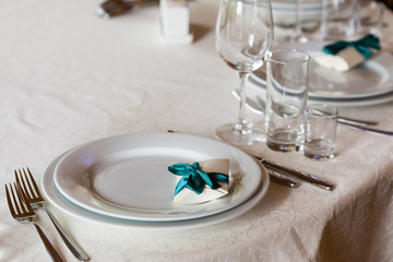 serving on the table, glasses