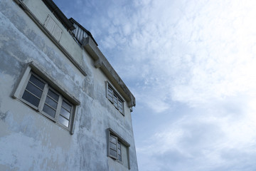 Fototapeta na wymiar Old building with morning sky