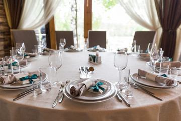 serving on the table, glasses