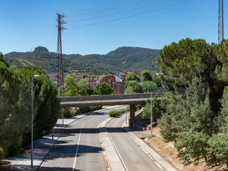 carretera y puente vacíos