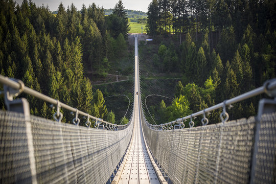 Fototapeta geierlay, view to a large suspension bridge