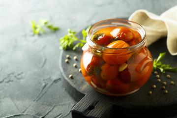 Preserved tomatoes with dill and spices