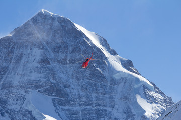 Helikopter in Grindelwald, Schweiz © Melektravelklick