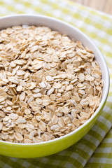 Oatmeal porridge with blueberries. healthy breakfast.