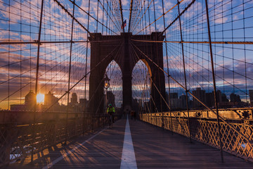 Fototapeta na wymiar Brooklyn bridge at sunrise