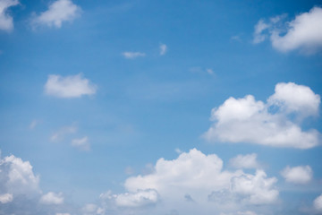 Obraz na płótnie Canvas White clouds in blue sky on day light