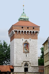 Fototapeta na wymiar Porte Florian ou Brama Florianska à Cracovie en Pologne