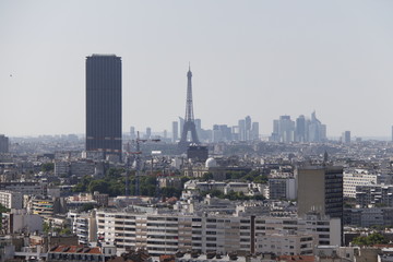 Paysage urbain, tours Eiffel et Montparnasse à Paris