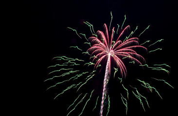 Feuerwerk zu Silvester und Hafengeburtstag