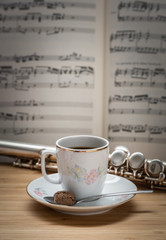 Kaffee, Flöte und Noten