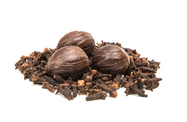 Spices cloves, nutmeg