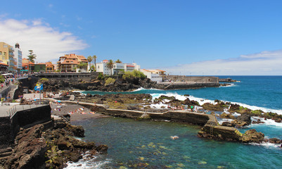 Fototapeta na wymiar Playa de San Telmo, Puerto de la Cruz