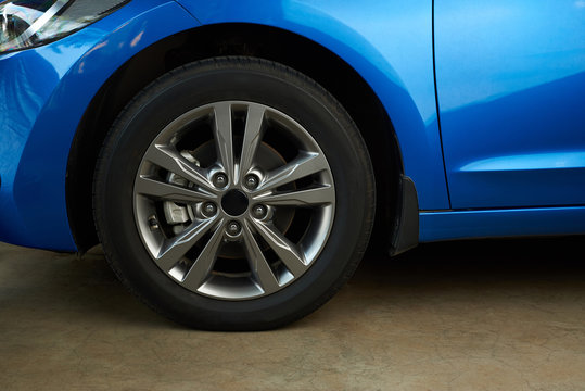 Fototapeta Metal car rim