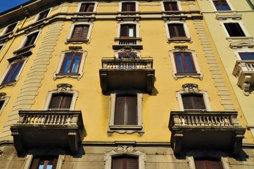 Symmetry wall design of a building in Milan, Italy 