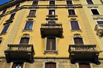 Obraz premium Symmetry wall design of a building in Milan, Italy 