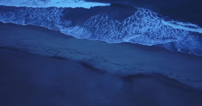 日本の浜をドローンで夜間空撮①