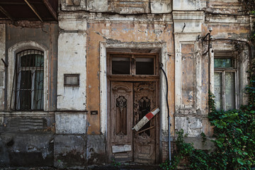 Fototapeta na wymiar Old destroyed Soviet building.
