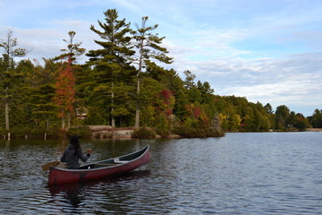 Fototapeta premium Kayak ancien sur lac