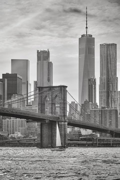 Brooklyn Bridge and Manhattan skyscrapers, New York City, USA. © MaciejBledowski