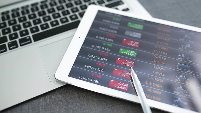 Stock market data analyzing on tablet pc 