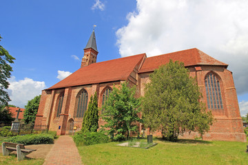 Fototapeta na wymiar Spätgotische Klosterkirche Tempzin (Mecklenburg-Vorpommern)
