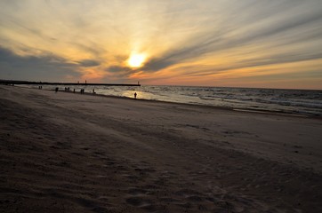 plaża przy zachodzie słońca II