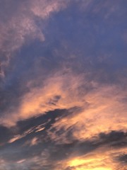 赤く染まる雲