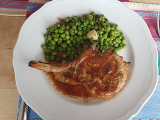 Spare rib with green peas