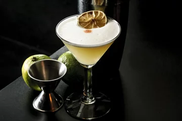 Keuken foto achterwand cocktail pisco sour in a bar © ahau1969