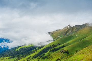 Obraz premium Beautiful mountain landscape, valley and sky