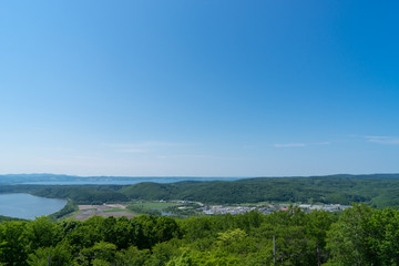 オホーツク流氷館の屋上から見る網走湖と能取湖の風景