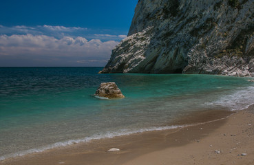 Mare adriatico: veduta della bellissima riviera del Conero