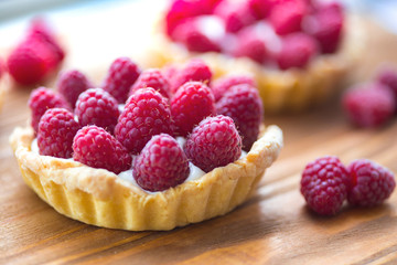 Tartlets with raspberry