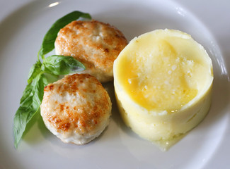 Delicious meat patties with potatoes