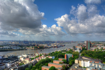 Blick auf den Hamburger Hafenm