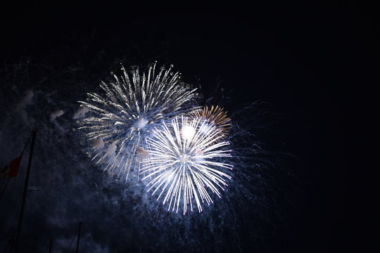 Fuego pirotecnia fuegos artificiales