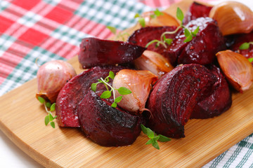 baked beetroot with garlic and thyme