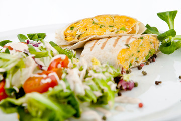 tortilla nadziewana jajecznicą © Olo