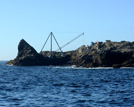 The crane and boat platform on the Southeast Farallon Island, allowing researchers to get on and off the island, and receive supplies