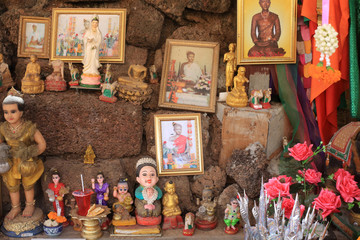 Si Muang (Nang Si). Divinité protectrice de la cité. Wat Simuong. Wat Si Muang. Vientiane. Laos. / Si Muang (Nang Si). Patron deity of the city. Wat Simuong. Wat Si Muang. Vientiane. Laos.